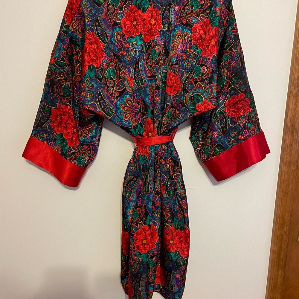 Vintage Violets and Roses Silk Robe - Picture 4 of 4
